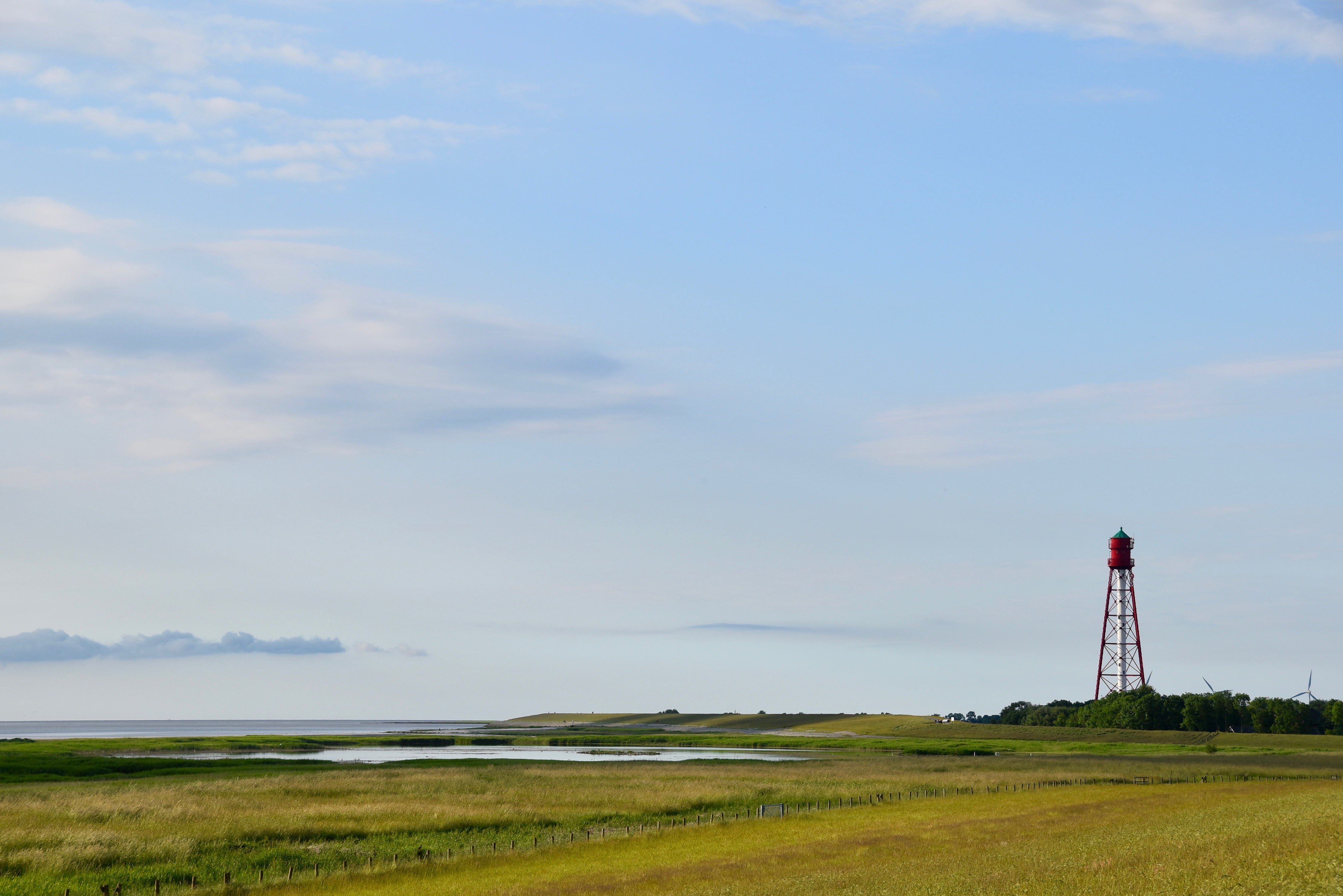 Nordsee Küste Leuchtturm in Campen in Krummhörn Ostfriesland